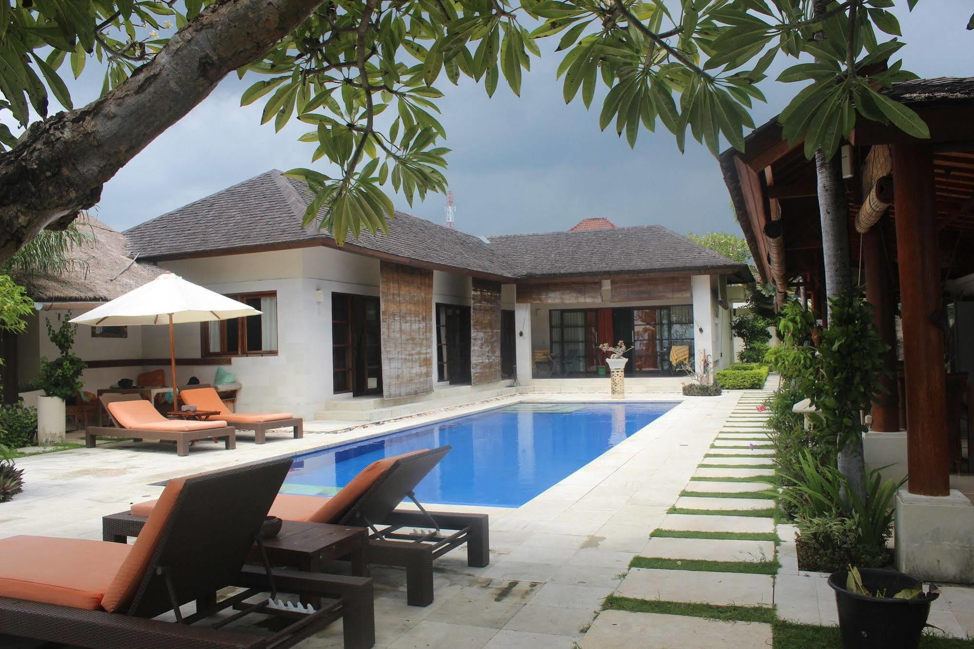 Frangipani Beach Hotel Lovina Exterior foto